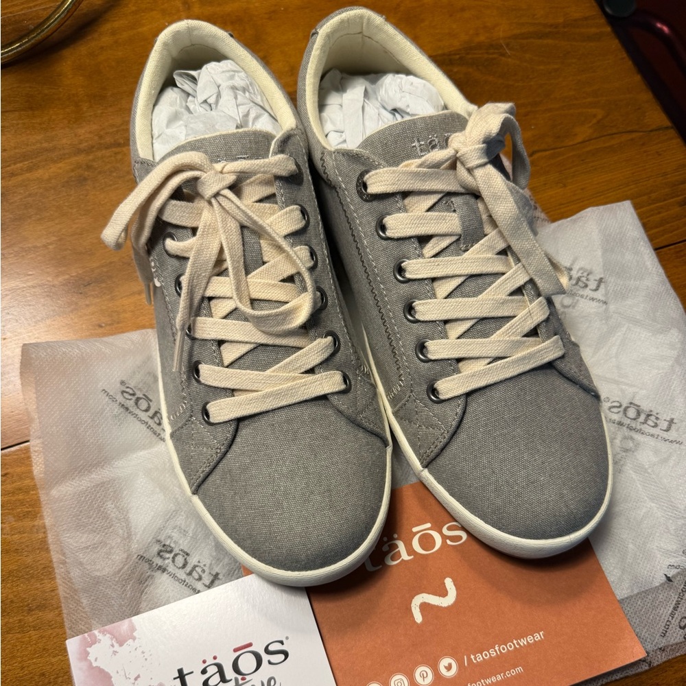Taos Footwear Gray Canvas Shoes with Cream Accents
